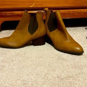 Loft outlet size 8 Jean booties- like new